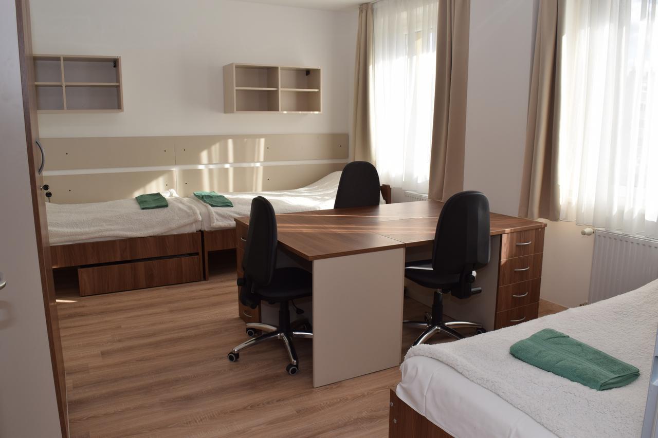 Marothi Kollegium Debrecen Ngoại thất bức ảnh