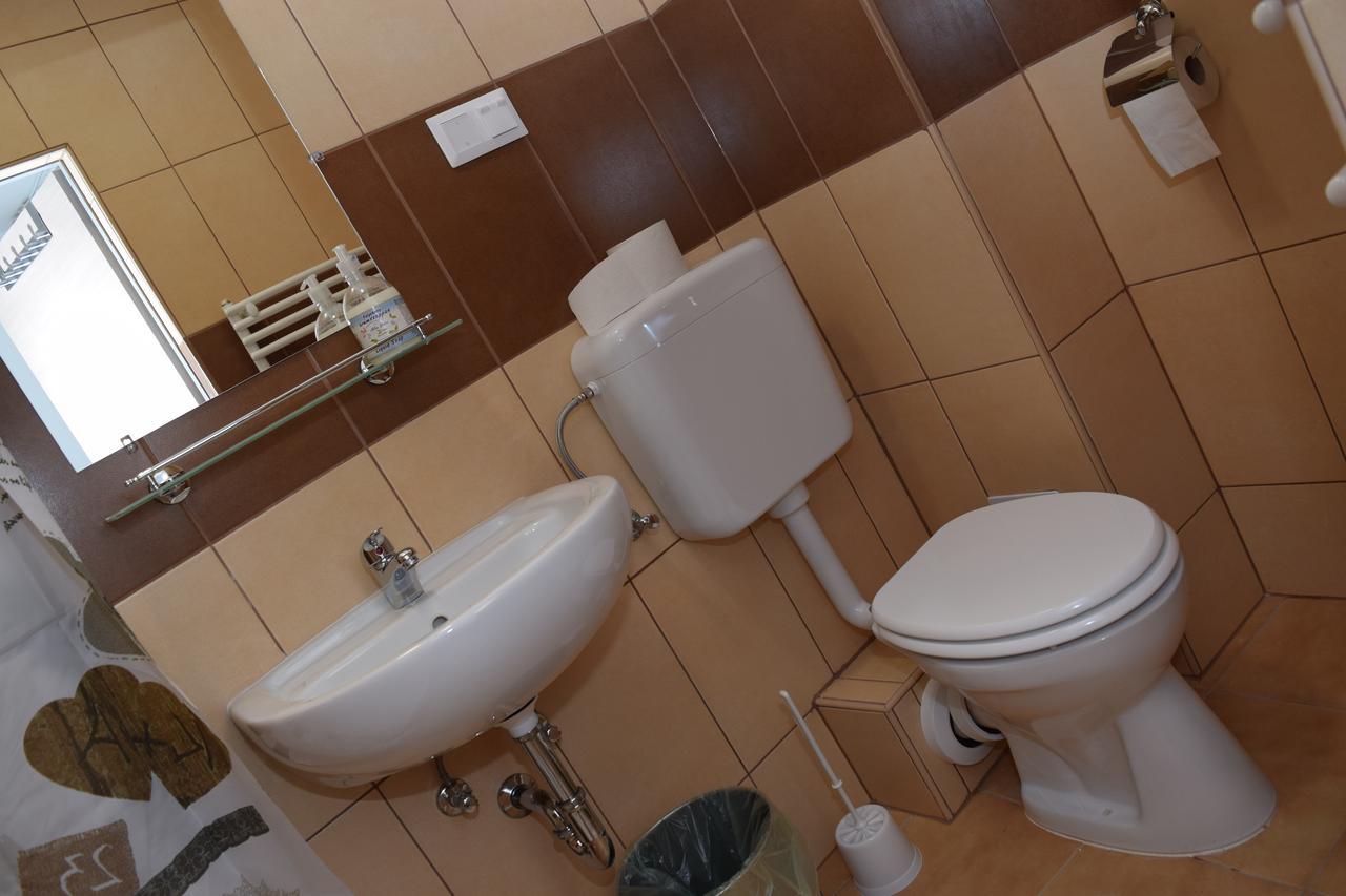 Marothi Kollegium Debrecen Ngoại thất bức ảnh